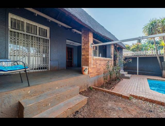 7 BEDROOM HOUSE FOR SALE IN KENSINGTON